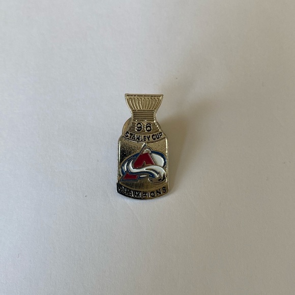 1996 Stanley Cup Champions Colorado Avalanche Officially Licensed Pin. - Picture 3 of 7